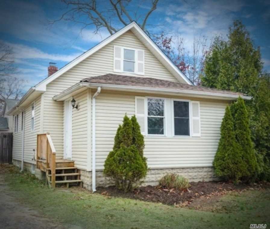 101 Lafayette Ave, Lake Grove, NY 11755 House for Rent in Lake Grove