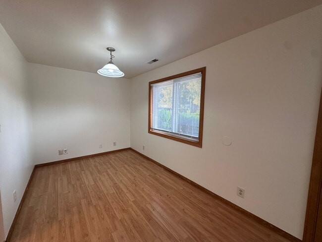 Foto del edificio - SeaTac rambler ready for its next residents!