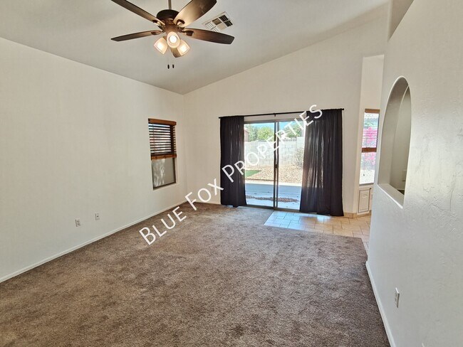 Foto del edificio - 5680 Shady Grove Dr