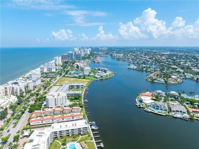 Foto del edificio - 3070 Gulf Shore Blvd N