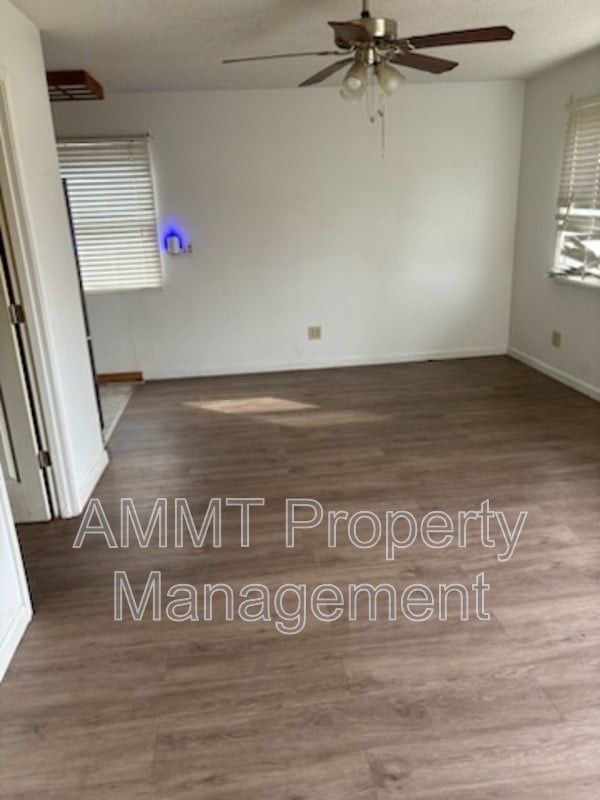 Foto del edificio - 2404 Wisconsin St SW