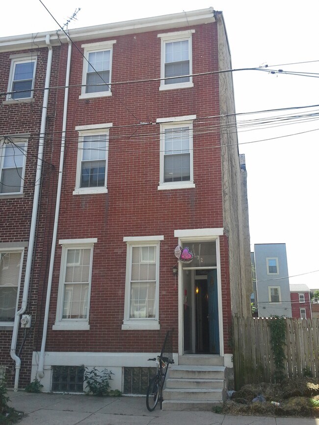 Historic Facade - 1132 Mount Vernon St