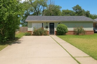 Building Photo - 3603 S Hughes St