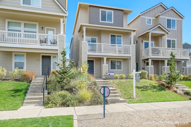 Photo - Outstanding 3 BD* 2.5 BA* + Office/den Townhome in Abbey Creek **In front of community Park** Pet...