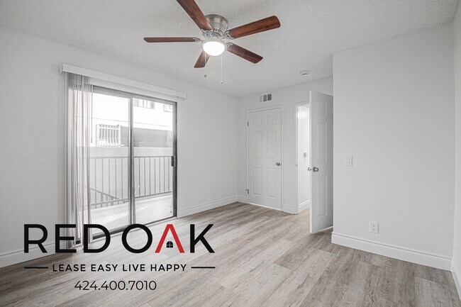 Foto del edificio - 10133 Pinewood Ave