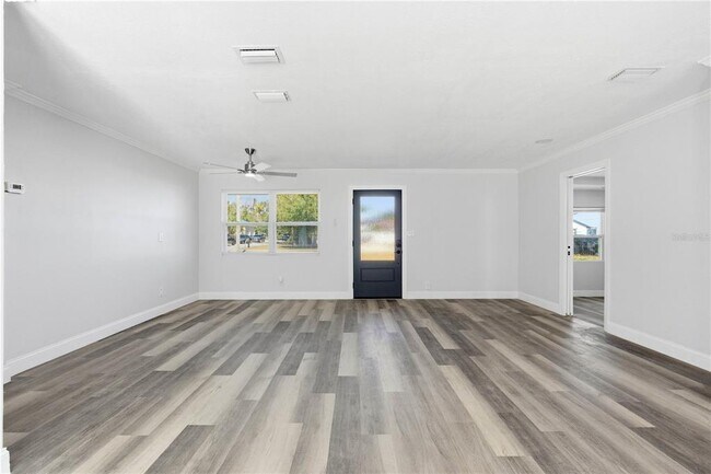 Building Photo - 8902 W Norfolk St