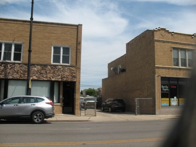 Building Photo - 6046 W Irving Park Rd