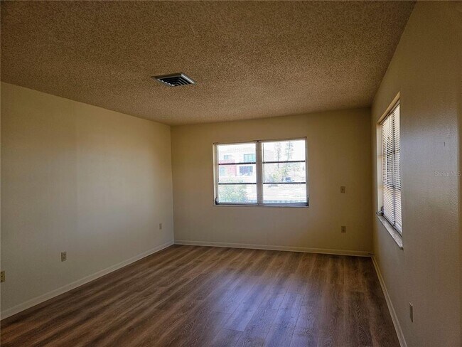 Foto del edificio - 380 137th Ave Cir