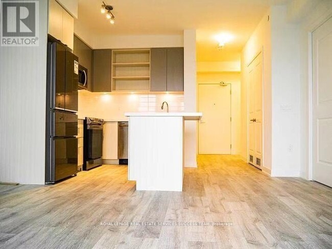 Building Photo - 4699 Glen Erin Dr