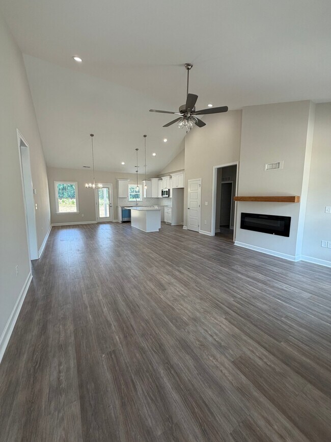 Foto del edificio - 407 Creeks Edge Dr