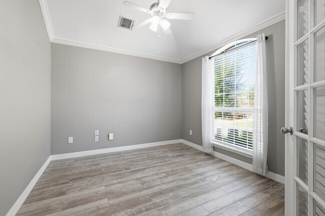 Foto del edificio - 1715 Round Oak Ln