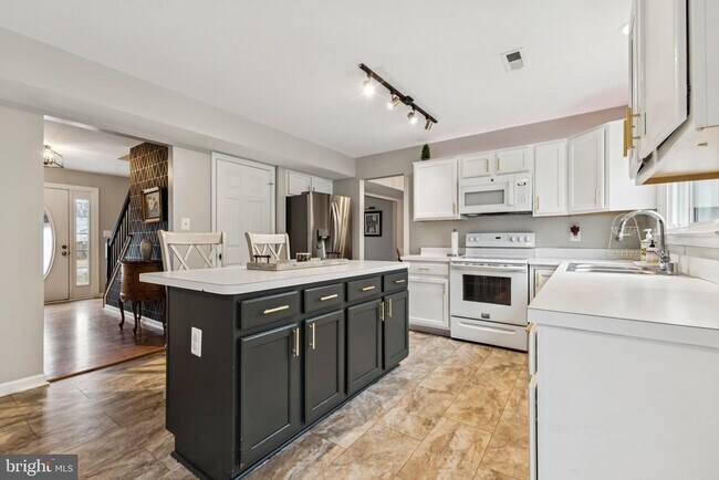 Building Photo - 14 Willow Glen Ct