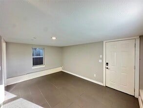 Building Photo - 1304 Ave N Ursuline St