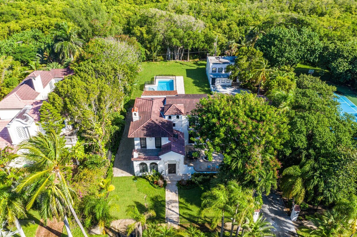 Primary Photo - 50 Coconut Ln