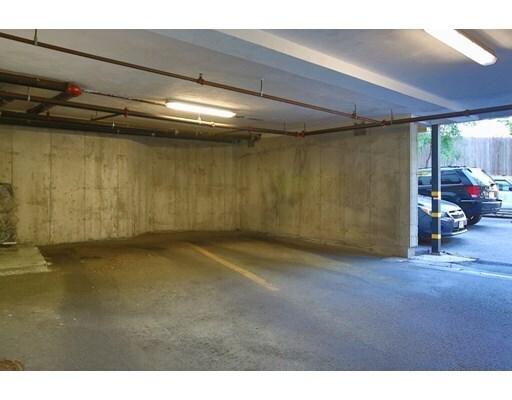 Building Photo - 24 Rawson St