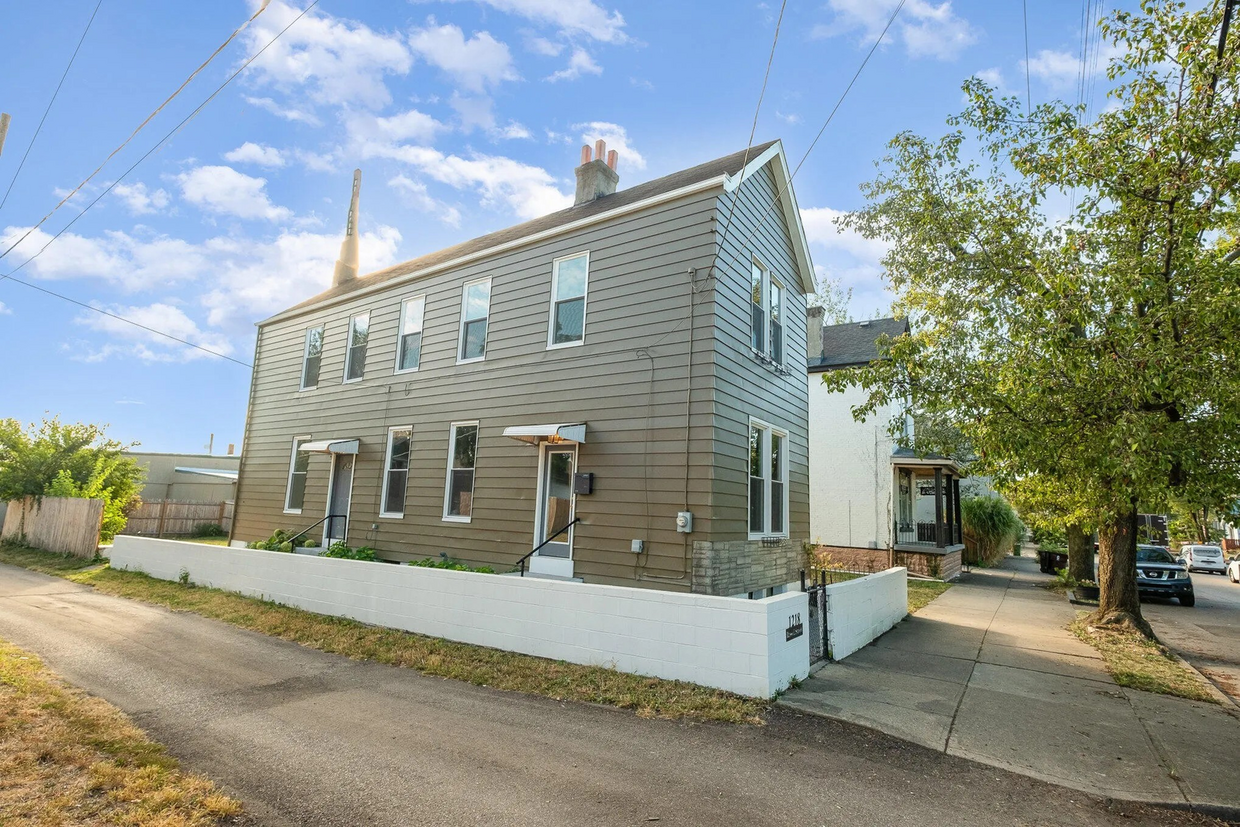 Primary Photo - Amazing renovated 3 bed, 3 bath in Covington