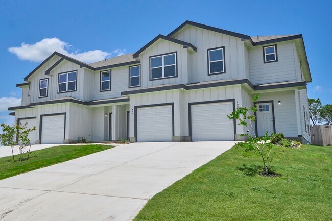 Photo - Hunters Ranch Beauty! 3 Bedroom 2 1/2 Bath... Townhome