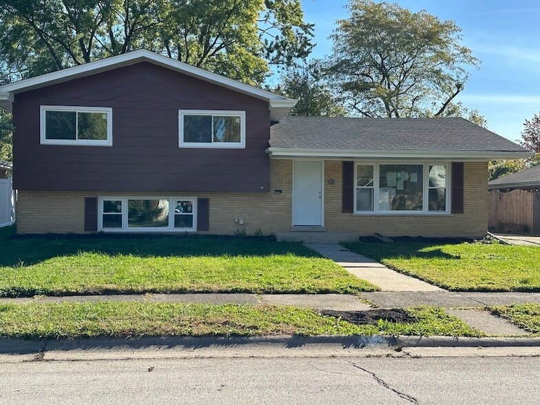 18853 Juhlin Dr, Homewood, IL 60430 House Rental in Homewood, IL