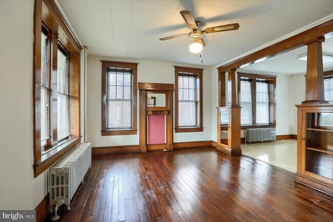 Building Photo - 1433 Mt Rose Ave