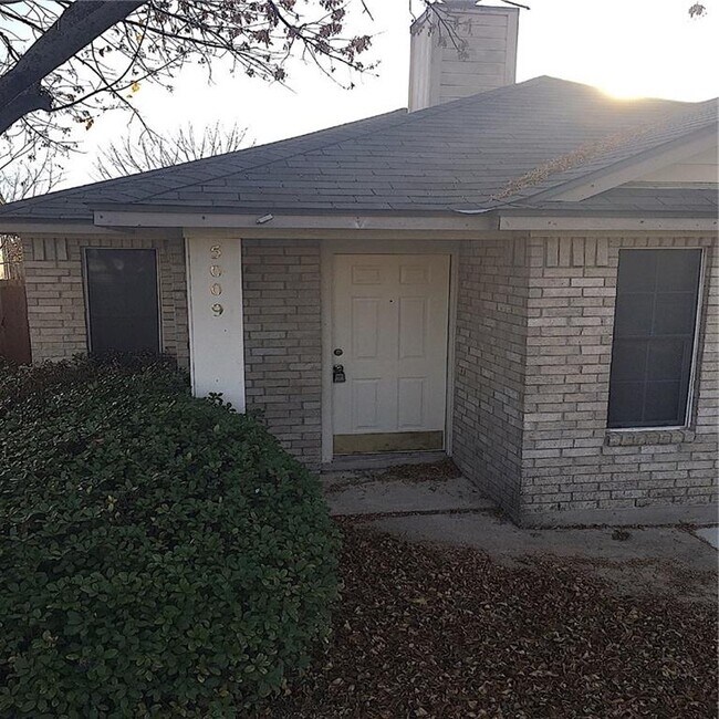 Foto del edificio - 5009 Edenbourgh Ln