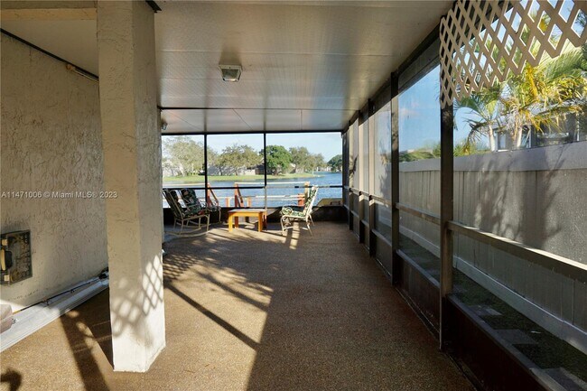 Foto del edificio - 11804 NW 13th St