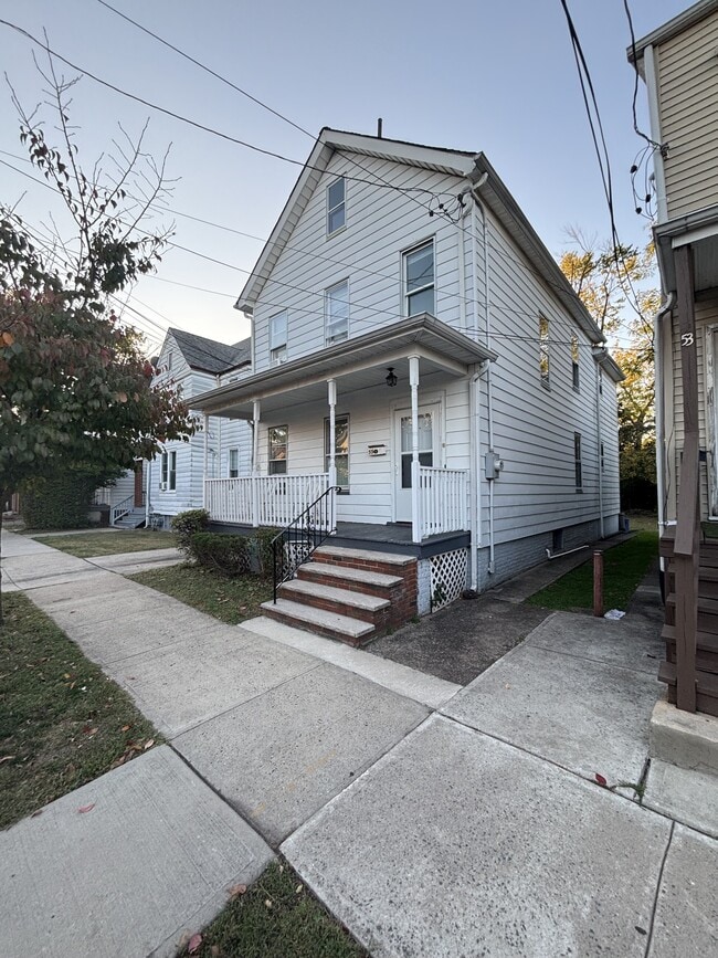 Building Photo - 55 Huntington St
