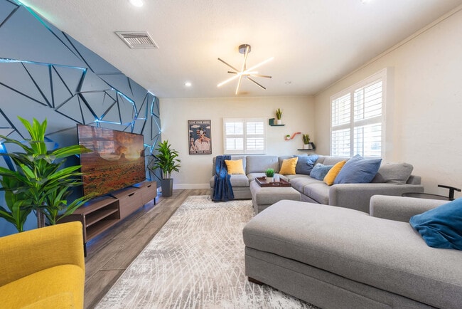 Building Photo - 3502 E Crocus Dr