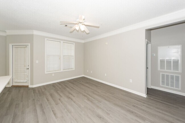 Foto del edificio - 1 Bedroom 1 Bath Condo in Southampton Pointe - Mt. Pleasant