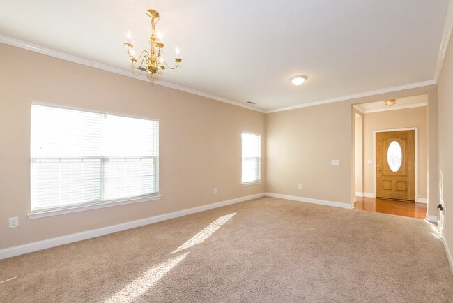 Building Photo - 13633 Coram Pl