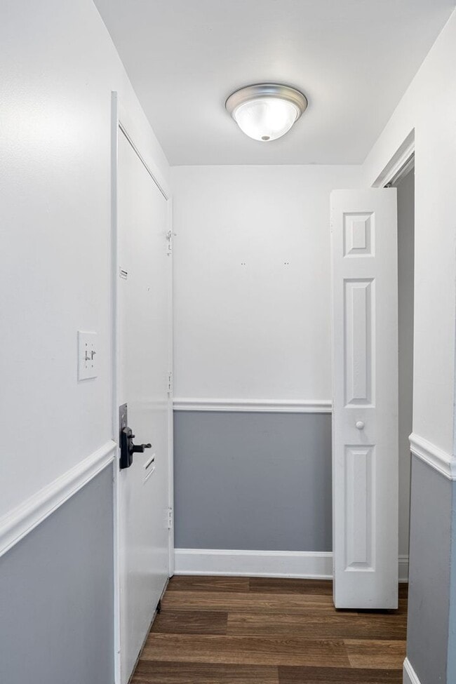 Building Photo - 3534 E Fall Creek Pkwy N Dr