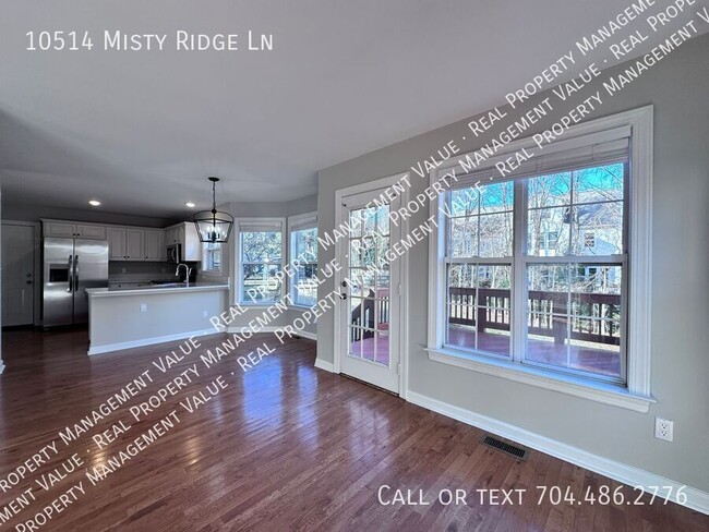 Building Photo - Stunning 4BR/2.5BA Home in Charlotte!