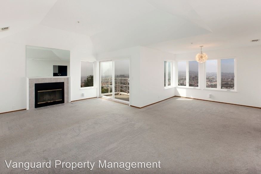 Foto principal - 420 Pointe Pacific Dr