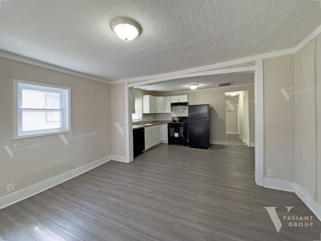 Foto del edificio - Charming 3-Bedroom, 1-Bathroom House in We...