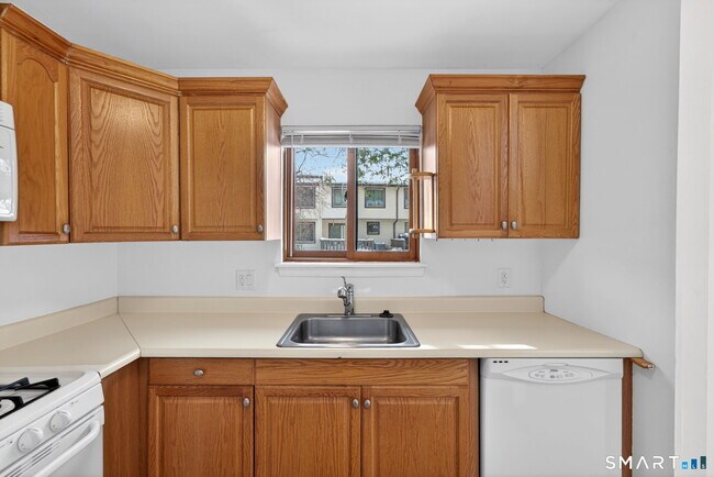 Foto del edificio - 155 Cottonwood Rd