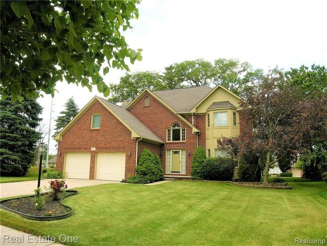 Building Photo - 4978 Somerton Dr
