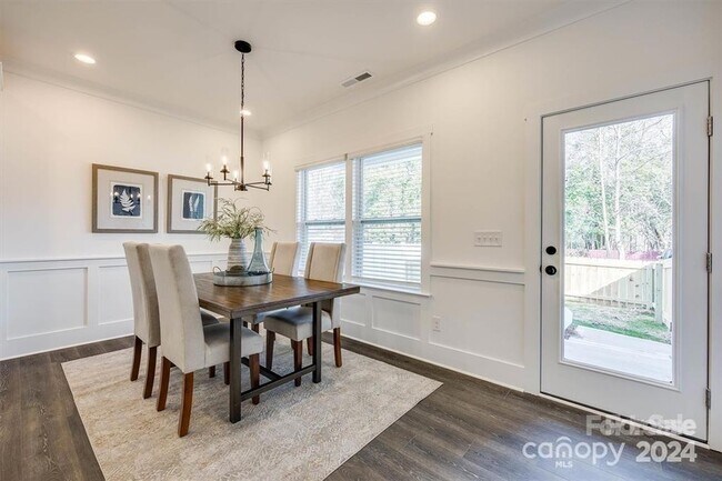 Building Photo - 1233 Eastway Drive
