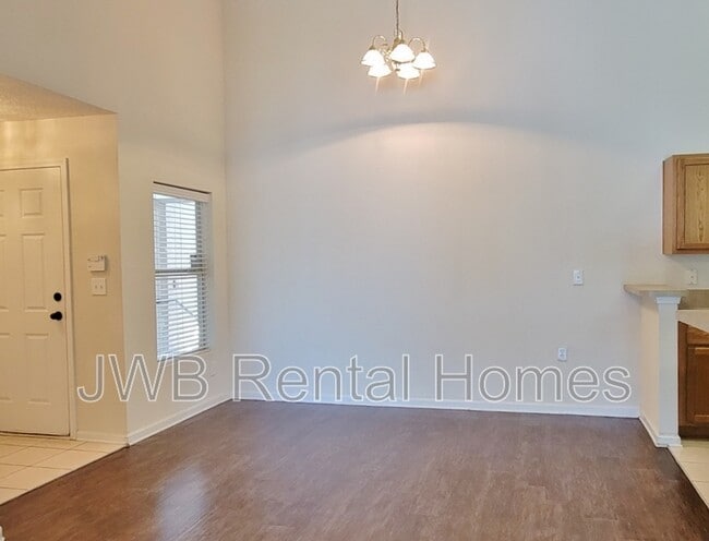 Building Photo - 5100 Playpen Dr