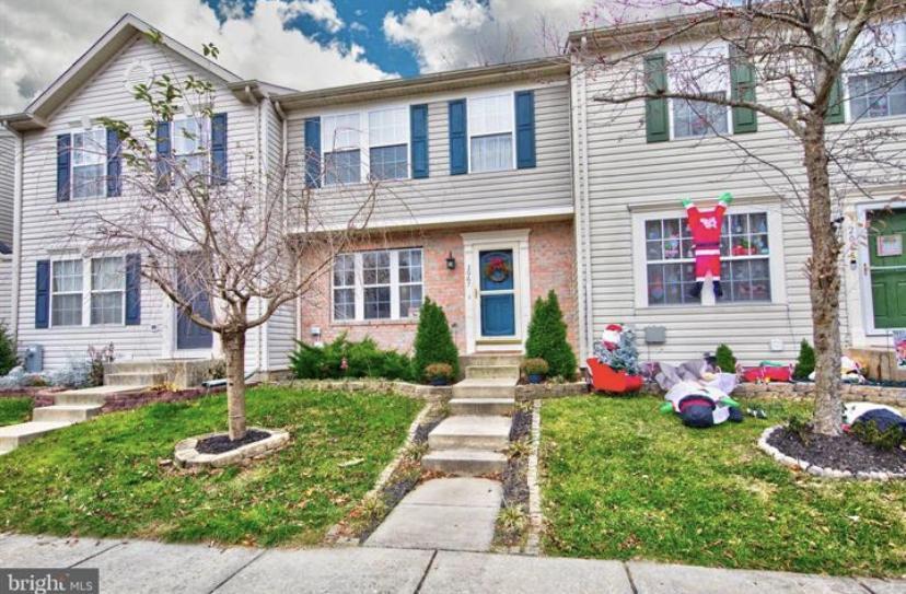 Primary Photo - 2067 Paperbark Rd