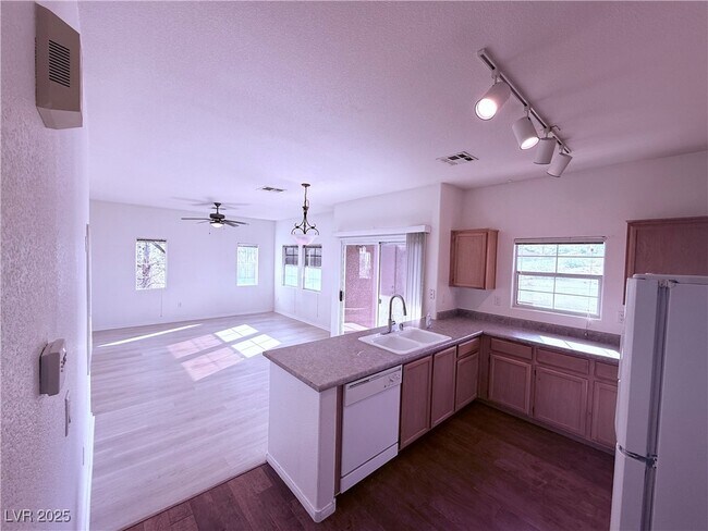 Foto del edificio - 3805 Ormond Beach St