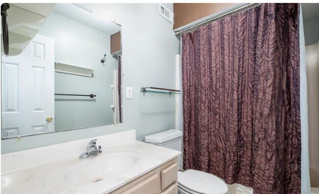Foto del edificio - 5914 Ryder Ave