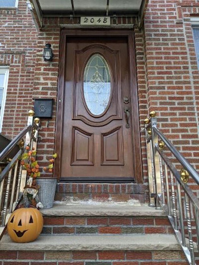 Primary Photo - 2048 E 34th St