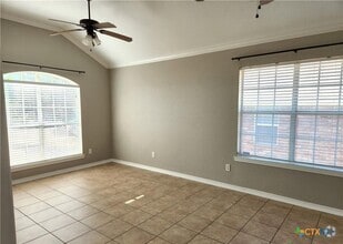 Building Photo - 706 Wagon Wheel Dr