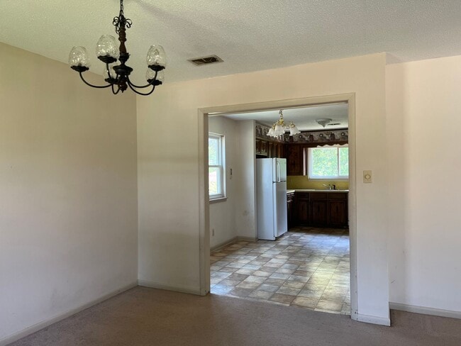 Building Photo - 4612 N Cypress St