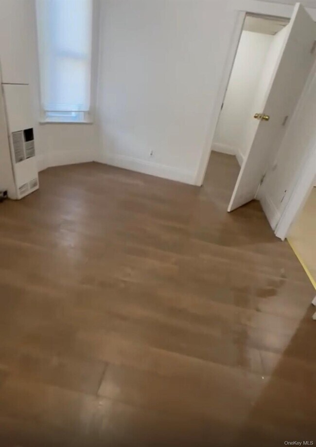 Foto del edificio - 30 E Main St