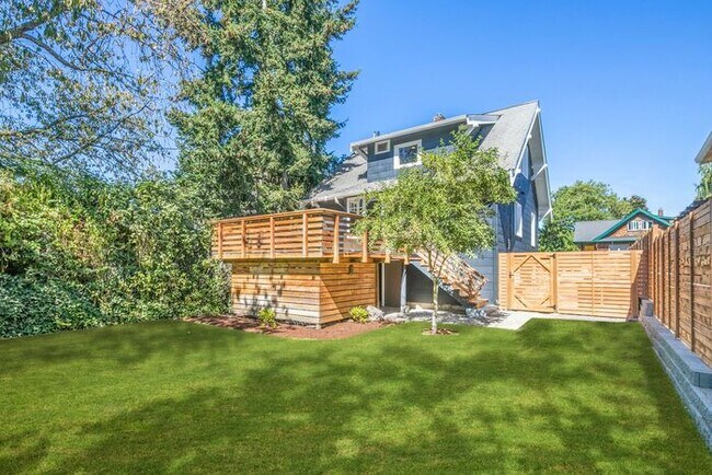 Building Photo - Stunningly Remodeled 1905 Beauty!