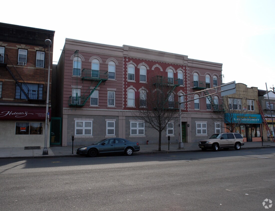 Foto principal - 570 Avenue C