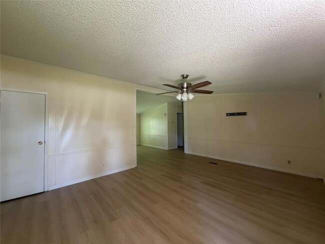 Building Photo - 175 Scarlet Oaks Dr