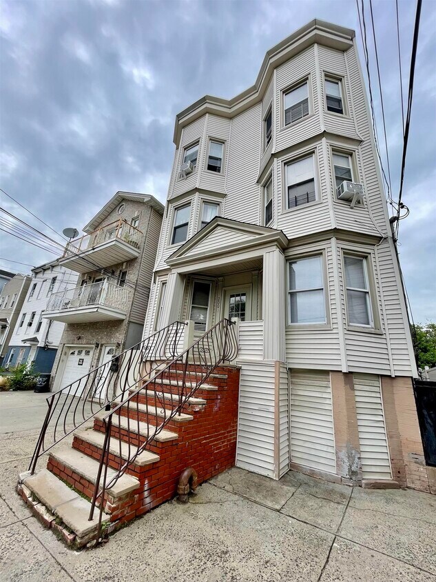 Foto principal - 200 Nunda Ave