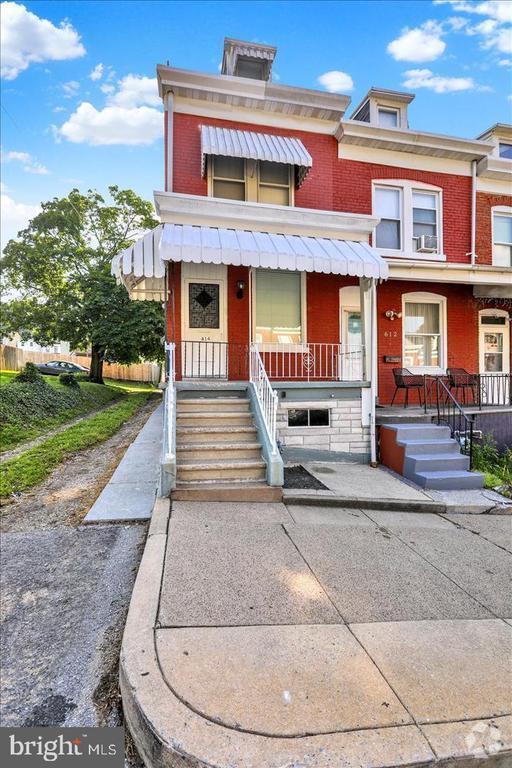 Building Photo - 614 S 18 1/2 St