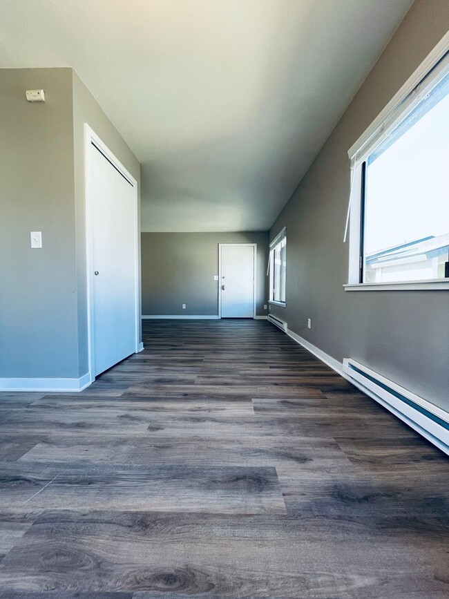 Interior Photo - Alki 12 Apartments
